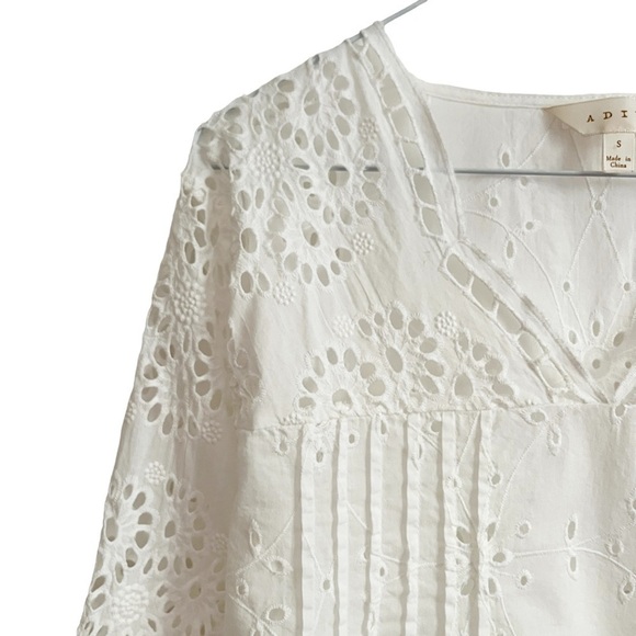 Adiva White Relaxed Lace Blouse with Long Sleeves - Picture 3 of 14